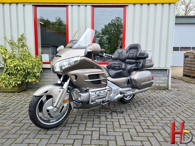 honda - gl-1800-goldwing