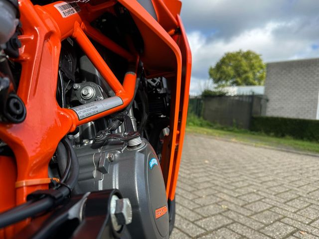 ktm - rc-390