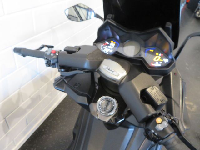 kymco - ak-550