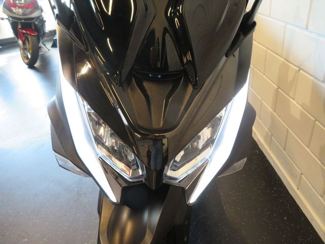 kymco - ak-550