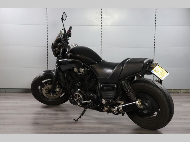 yamaha - vmx-1200-v-max