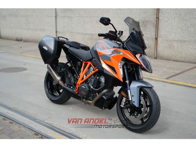 ktm - 1290-super-duke-gt