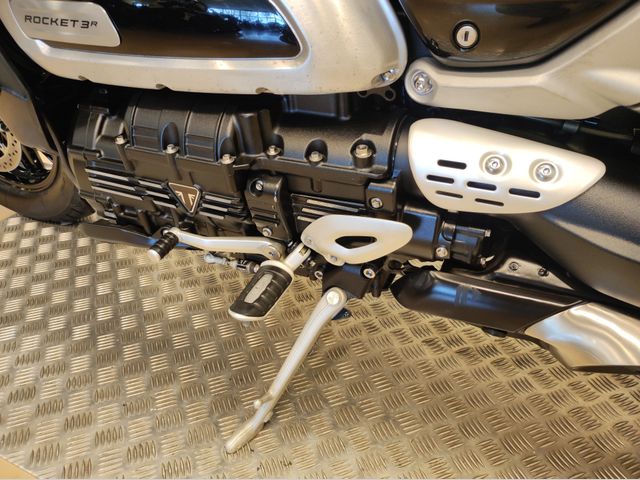 triumph - rocket-3-r