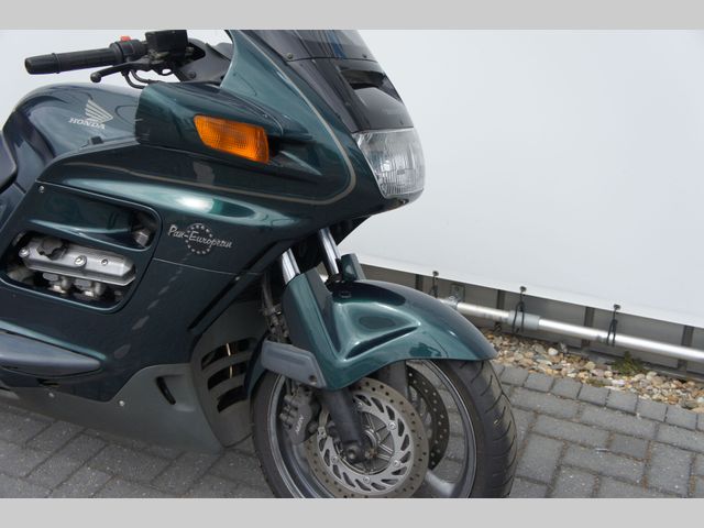 honda - st-1100-pan-european