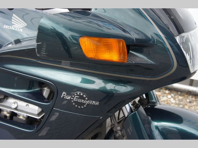 honda - st-1100-pan-european