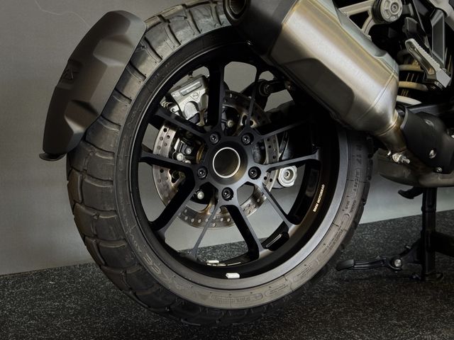 bmw - r-1300-gs