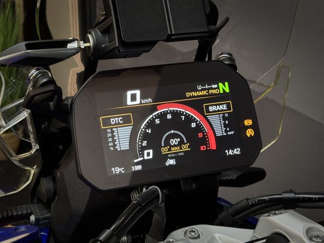 bmw - r-1300-gs