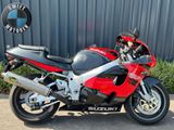 SUZUKI GSX-R 750