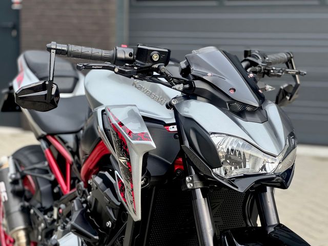 kawasaki - z900