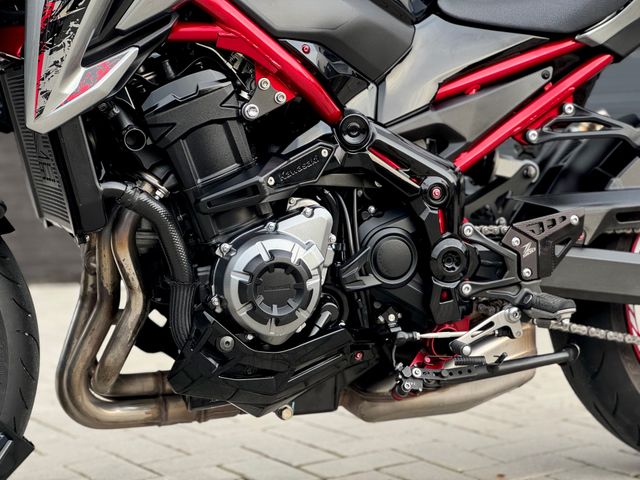 kawasaki - z900