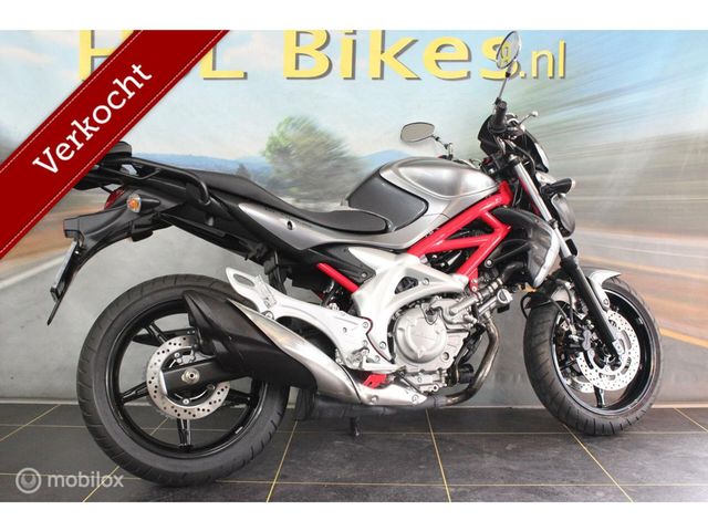 suzuki - gladius