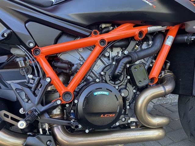 ktm - 1390-super-duke-r