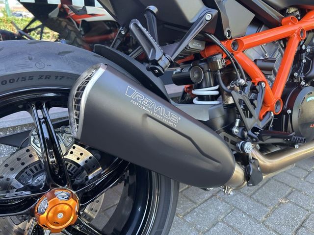 ktm - 1390-super-duke-r