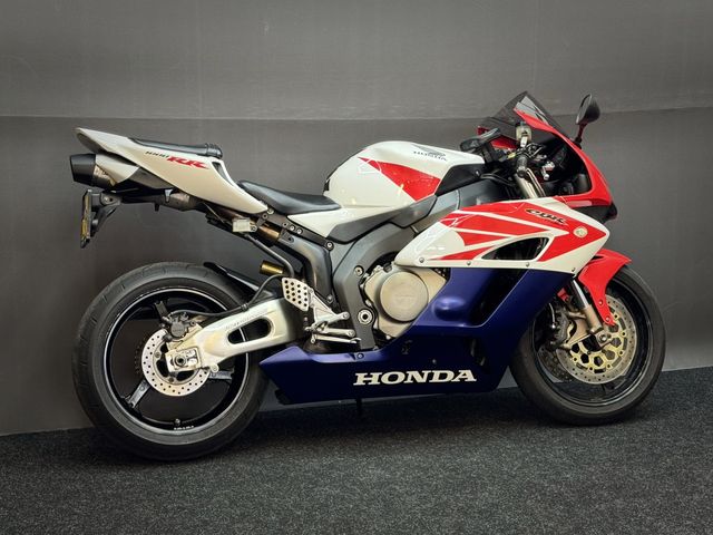 honda - cbr-1000-rr-fireblade