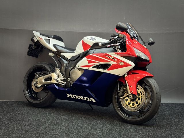 honda - cbr-1000-rr-fireblade