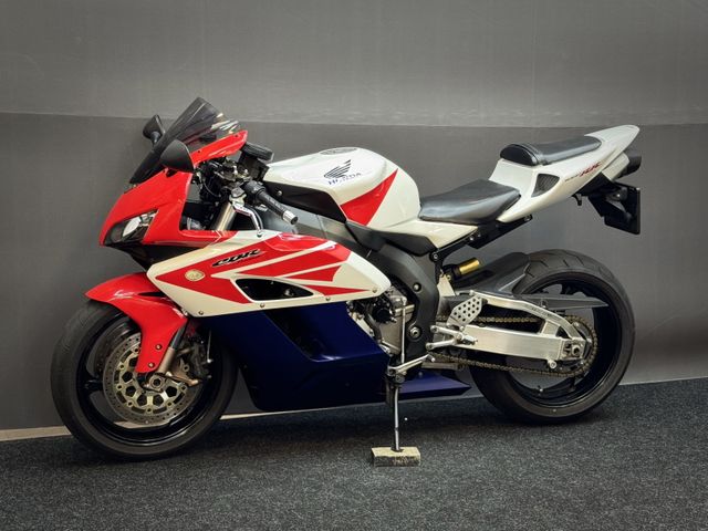 honda - cbr-1000-rr-fireblade