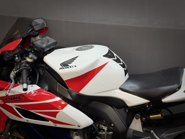 honda - cbr-1000-rr-fireblade