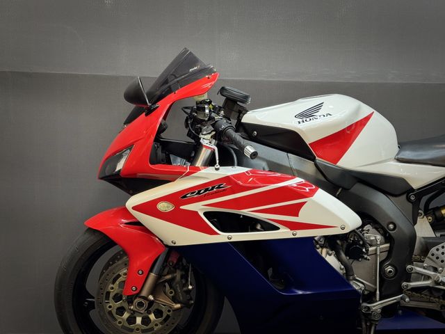 honda - cbr-1000-rr-fireblade