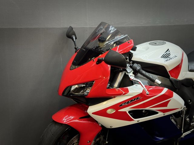 honda - cbr-1000-rr-fireblade