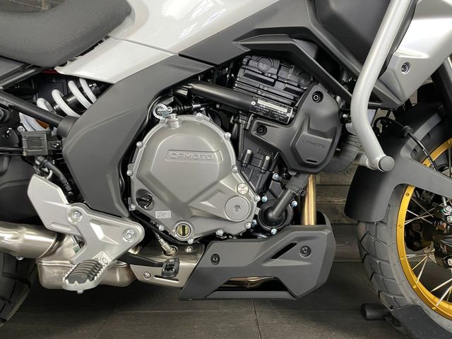 cfmoto - 700-mt-adventure