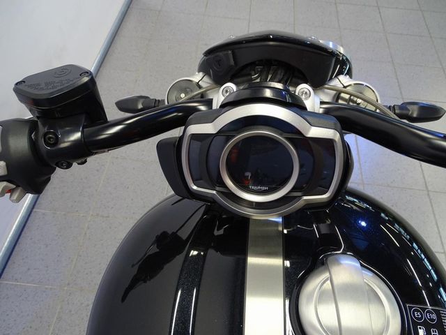 triumph - rocket-iii-r