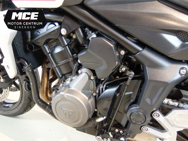 triumph - trident-660