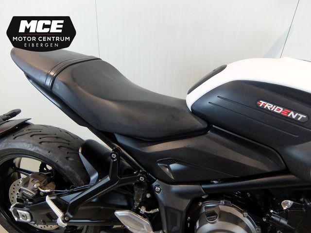 triumph - trident-660