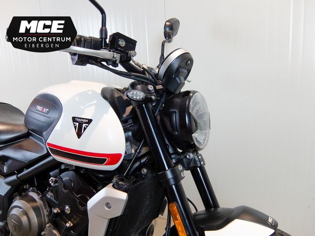 triumph - trident-660