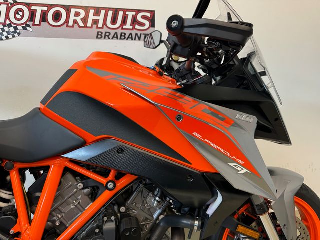 ktm - 1290-super-duke-gt