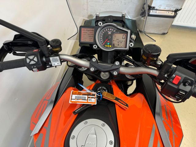 ktm - 1290-super-duke-gt