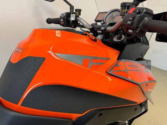 ktm - 1290-super-duke-gt