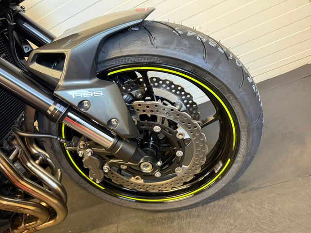 kawasaki - z900