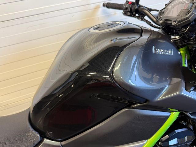 kawasaki - z900