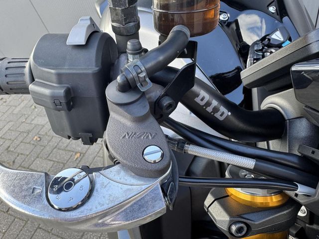 kawasaki - z1100-se