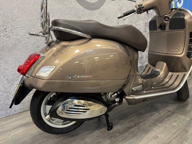 vespa - gts-300-touring