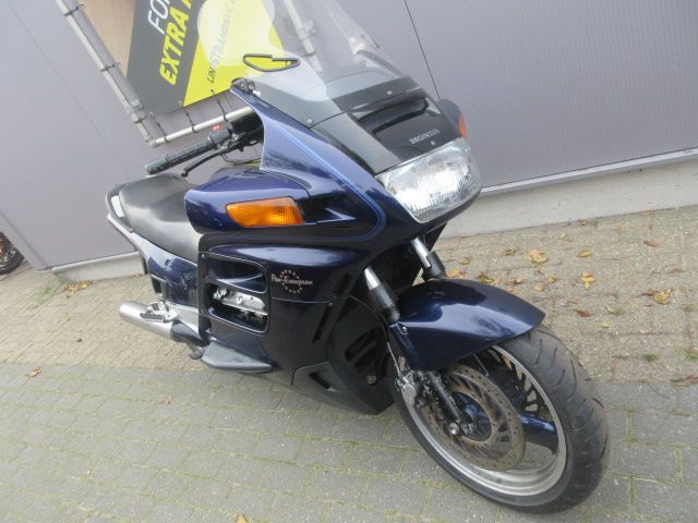 honda - st-1100-pan-european