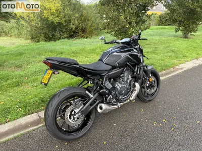 YAMAHA MT 07 – foto 4