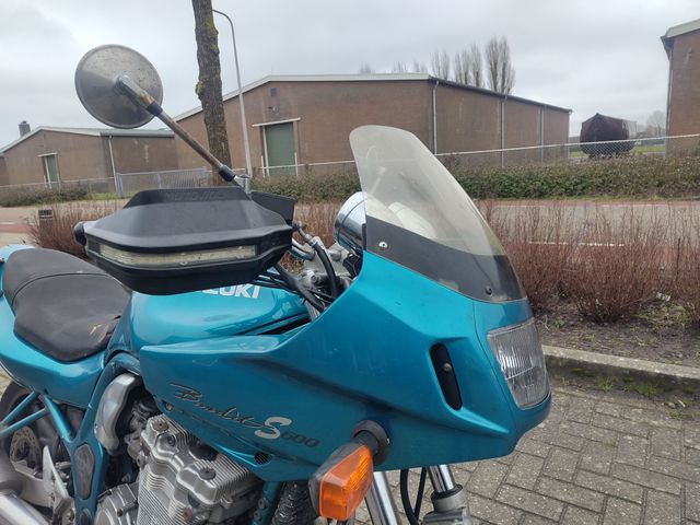 suzuki - gsf-600-s-bandit