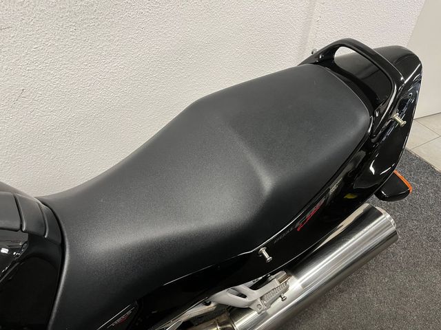 honda - cbr-1100--xx-super-blackbird