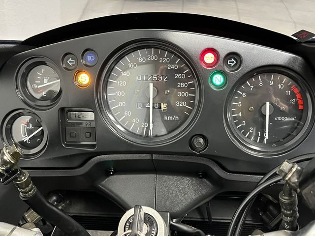 honda - cbr-1100--xx-super-blackbird