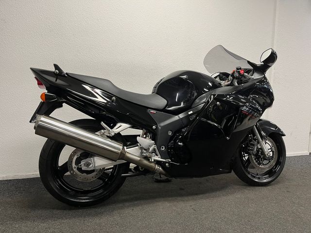 honda - cbr-1100--xx-super-blackbird