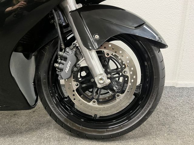 honda - cbr-1100--xx-super-blackbird