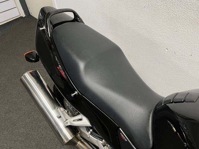 honda - cbr-1100--xx-super-blackbird