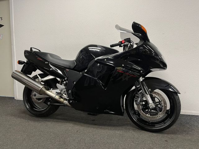 honda - cbr-1100--xx-super-blackbird