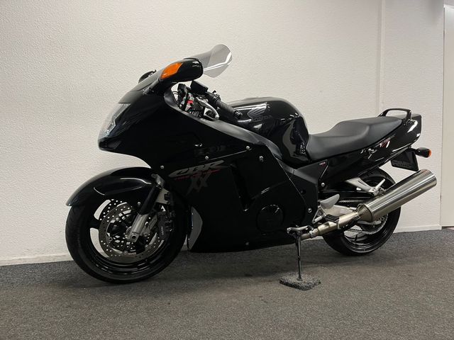 honda - cbr-1100--xx-super-blackbird