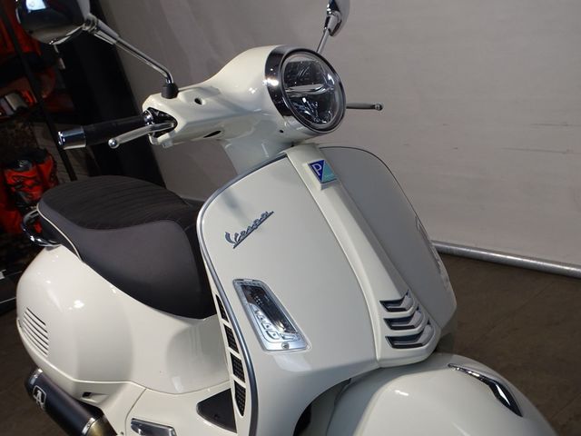 vespa - gts-300-super-sport