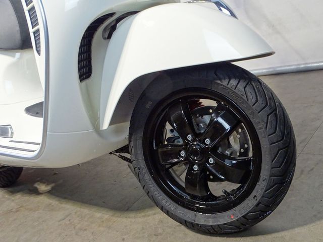 vespa - gts-300-super-sport