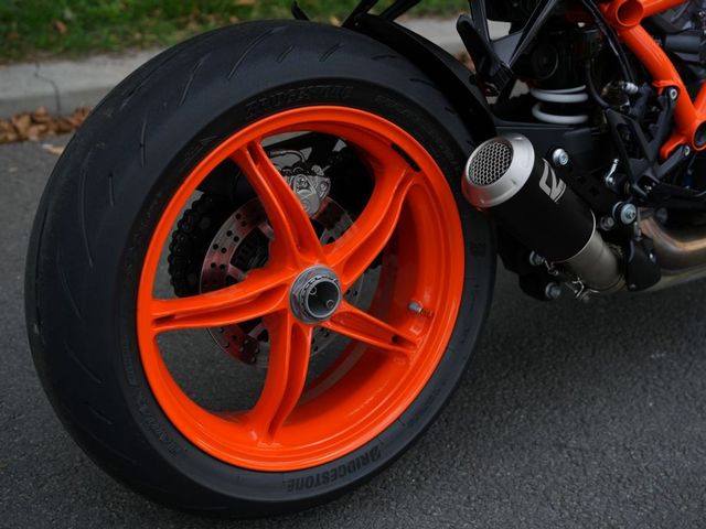 ktm - 1290-super-duke-r