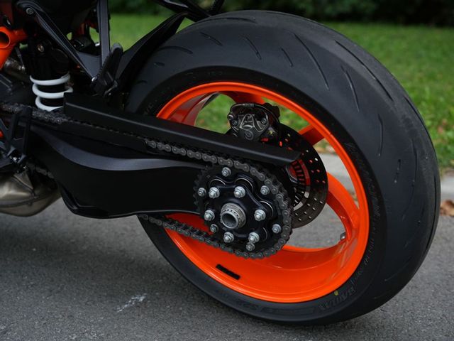 ktm - 1290-super-duke-r