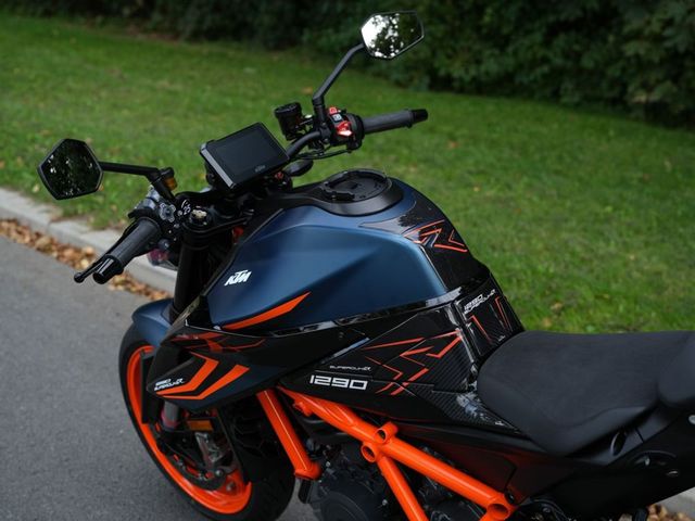 ktm - 1290-super-duke-r